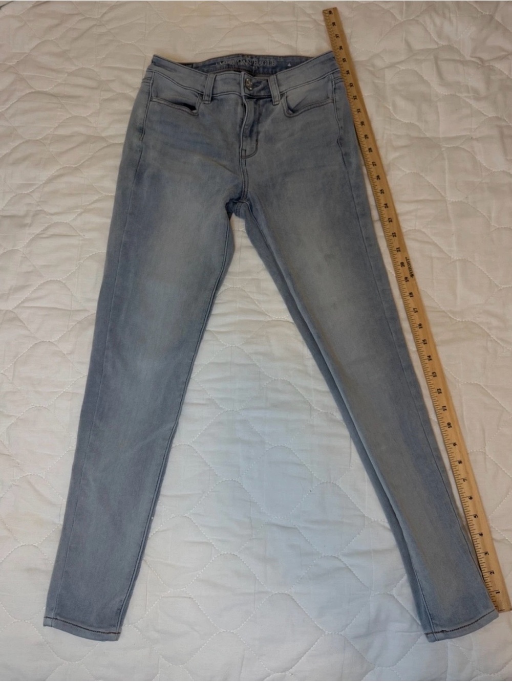 American Eagle Outfitters Light Wash Women’s Skinny Jeans